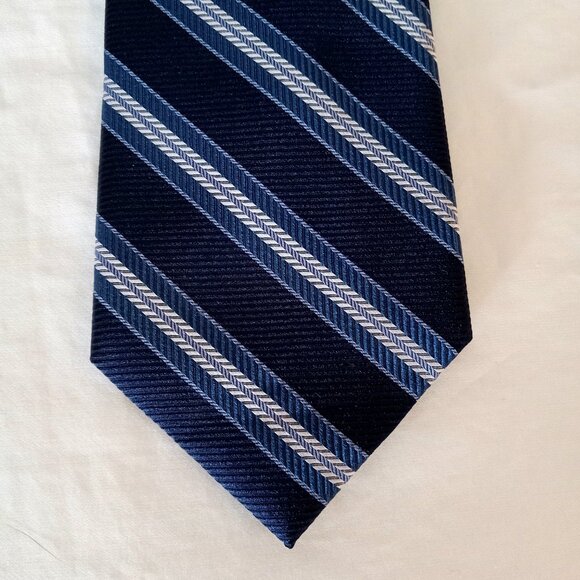Jos A Banks Travelers Repp Striped Standard Tie New With Tags - Picture 3 of 5